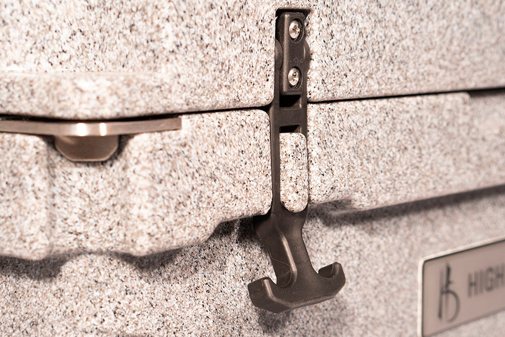 45L grey cooler lock detail